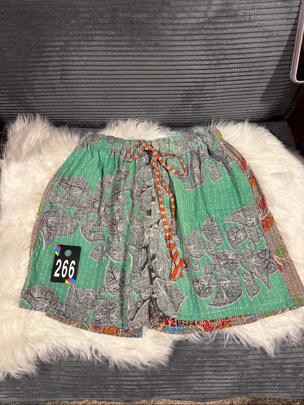 266 KANTHA Shorts 16-20” Waist REVERSABLE wearable Art Lightweight size friendly - Picture 1 of 4